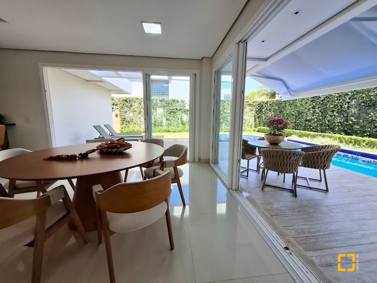 Casa com 470m², 8 quartos (sendo 4 suítes), 4 garagens, no bairro Jurerê Internacional em Florianópolis
