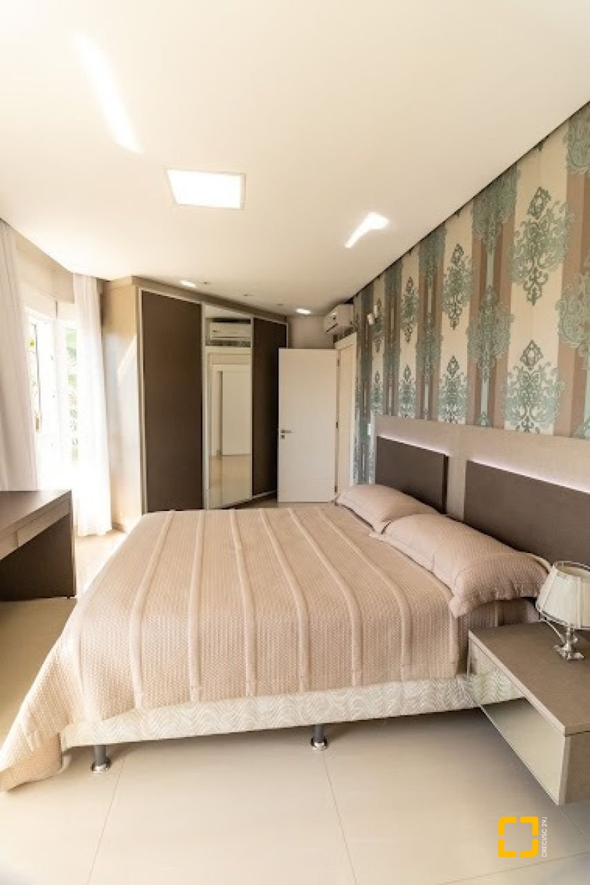 Casa com 470m², 8 quartos (sendo 4 suítes), 4 garagens, no bairro Jurerê Internacional em Florianópolis