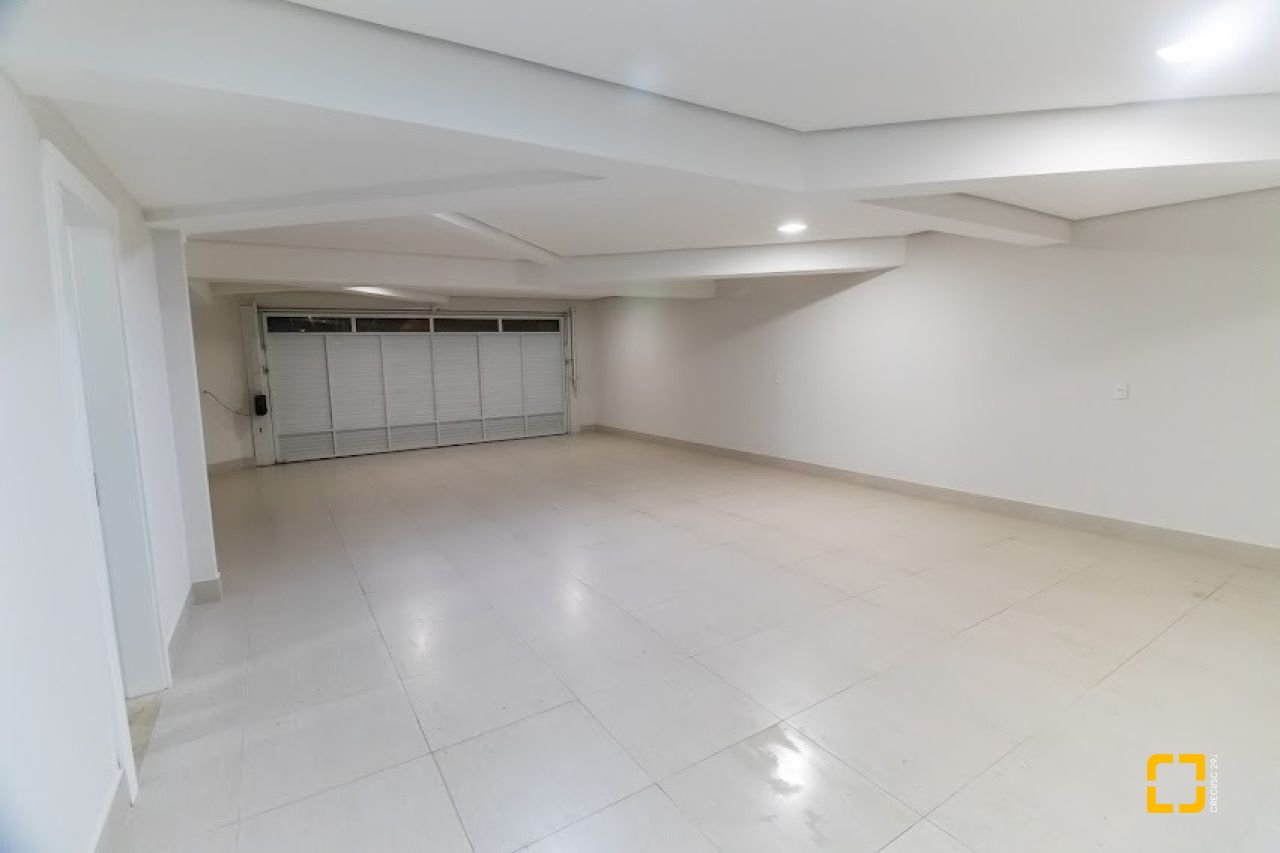 Casa com 470m², 8 quartos (sendo 4 suítes), 4 garagens, no bairro Jurerê Internacional em Florianópolis