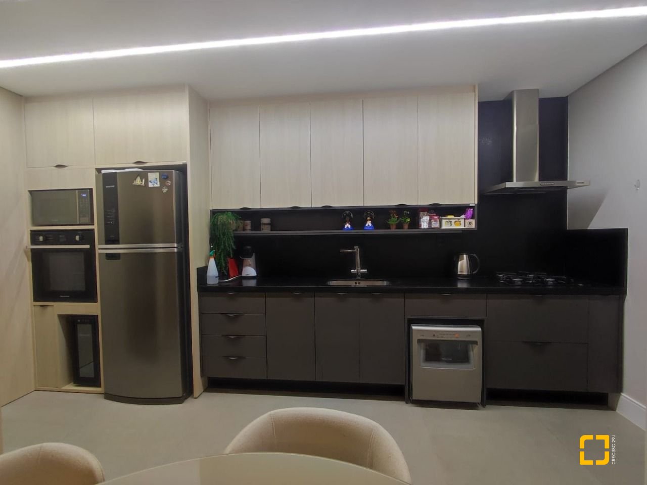 Apartamento com 121m², 3 quartos (sendo 3 suítes), 2 garagens, no bairro Kobrasol em São José