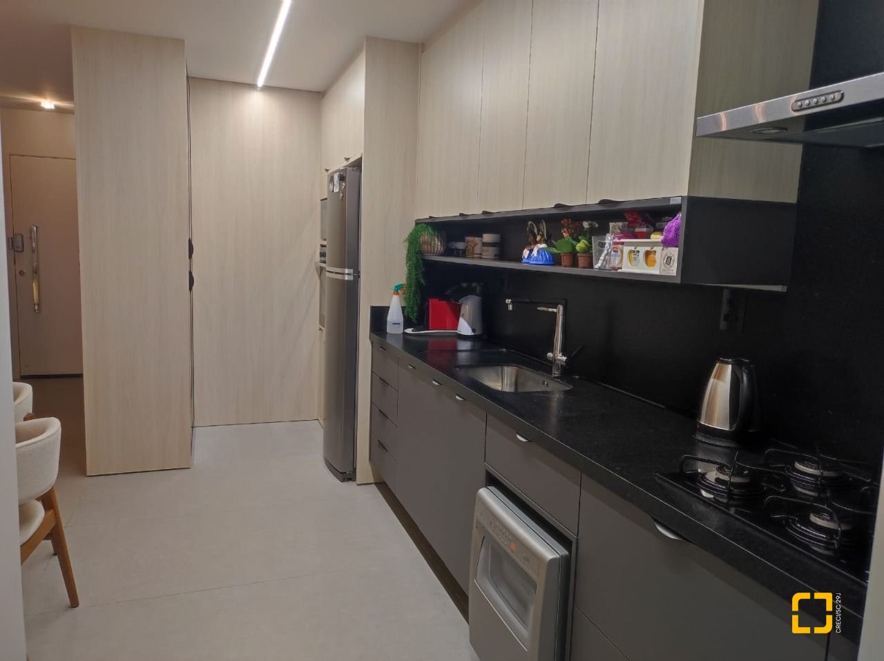 Apartamento com 121m², 3 quartos (sendo 3 suítes), 2 garagens, no bairro Kobrasol em São José