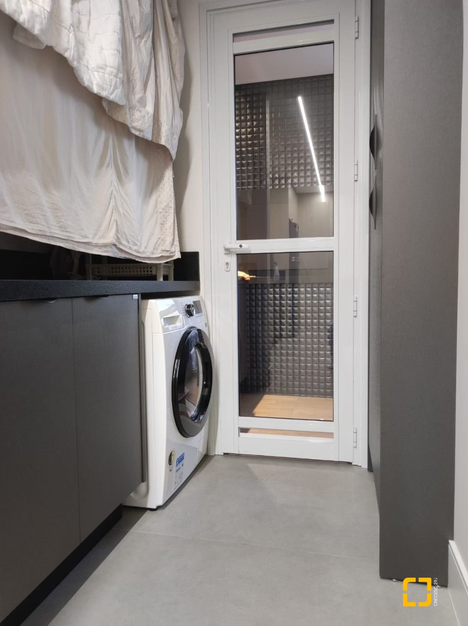 Apartamento com 121m², 3 quartos (sendo 3 suítes), 2 garagens, no bairro Kobrasol em São José