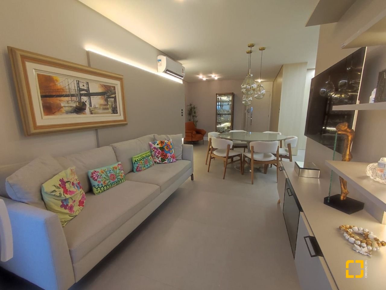 Apartamento com 121m², 3 quartos (sendo 3 suítes), 2 garagens, no bairro Kobrasol em São José