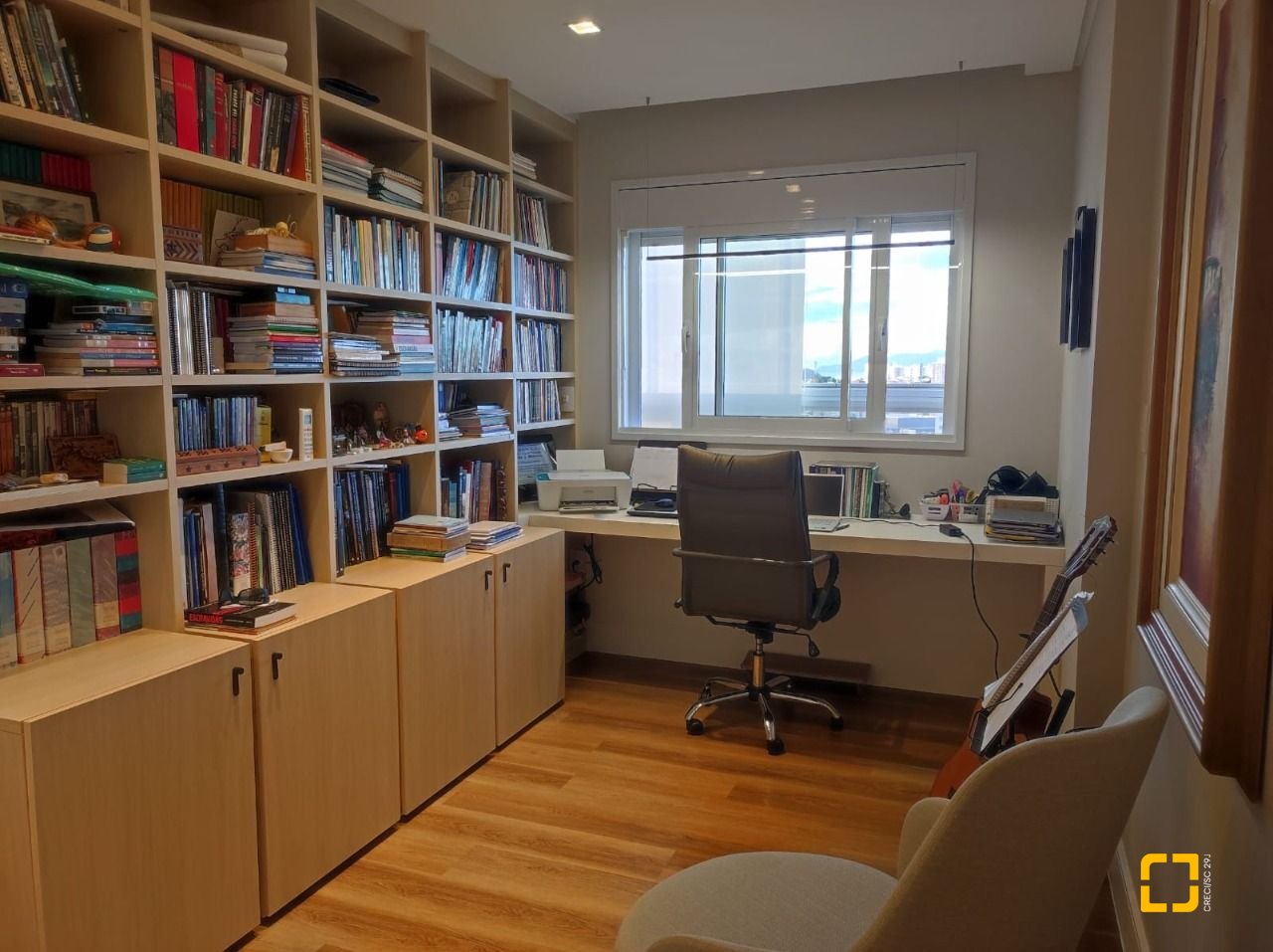 Apartamento com 121m², 3 quartos (sendo 3 suítes), 2 garagens, no bairro Kobrasol em São José