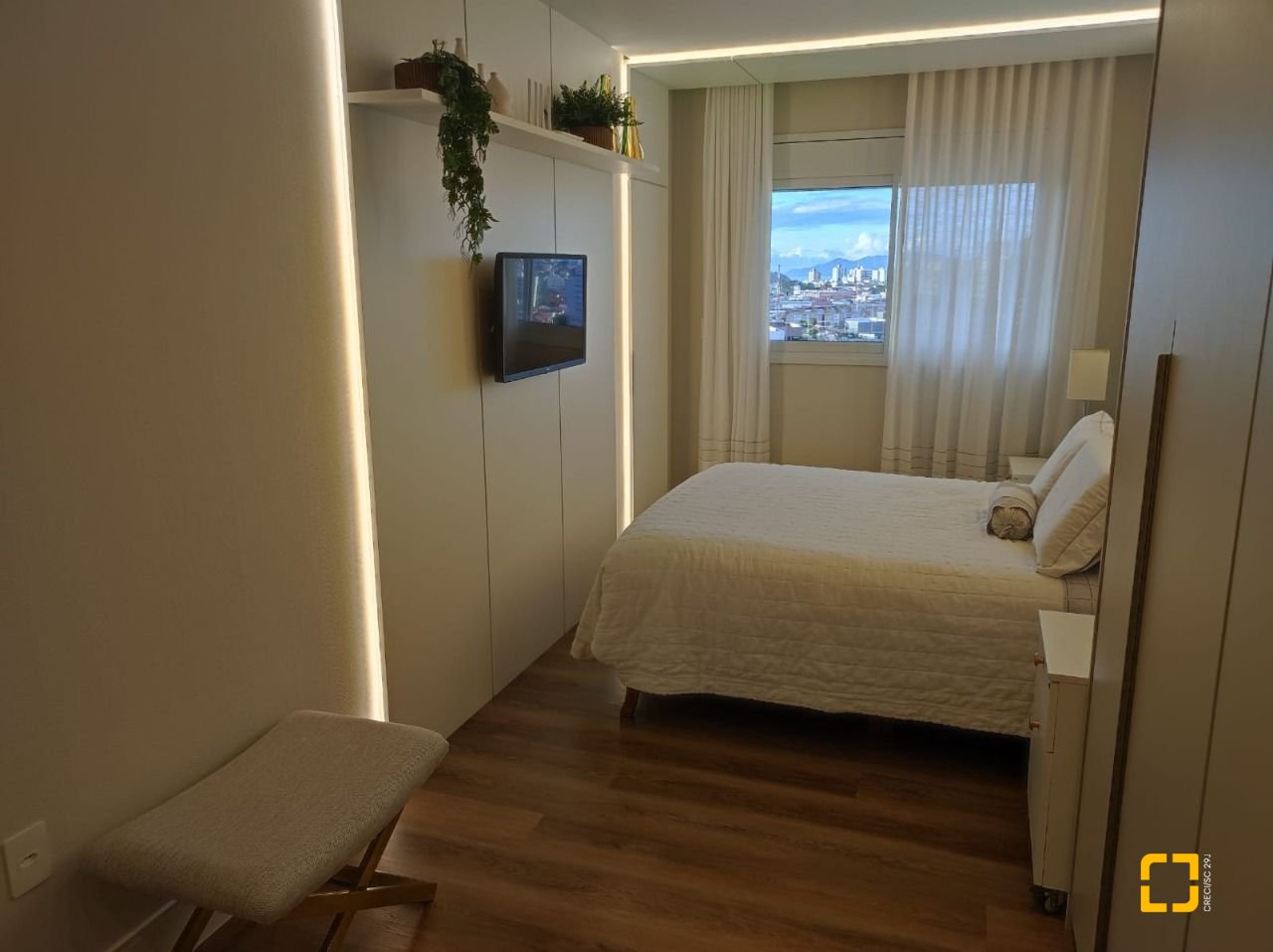 Apartamento com 121m², 3 quartos (sendo 3 suítes), 2 garagens, no bairro Kobrasol em São José
