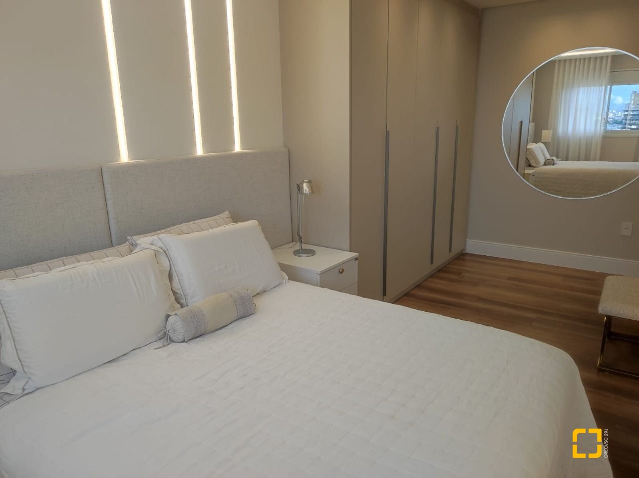 Apartamento com 121m², 3 quartos (sendo 3 suítes), 2 garagens, no bairro Kobrasol em São José