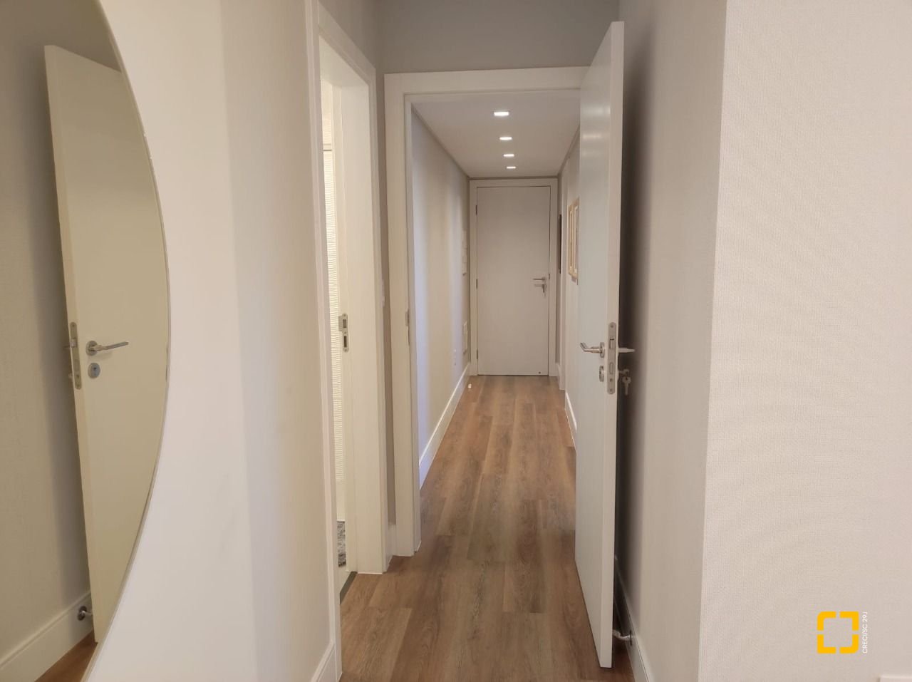 Apartamento com 121m², 3 quartos (sendo 3 suítes), 2 garagens, no bairro Kobrasol em São José