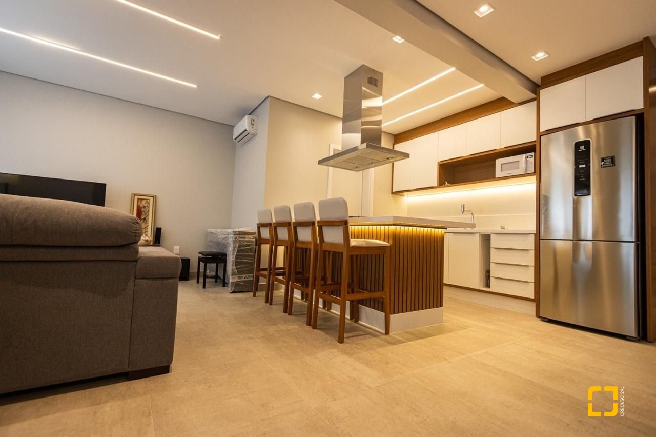 Apartamento com 151m², 6 quartos (sendo 3 suítes), 2 garagens, no bairro Cachoeira do Bom Jesus em Florianópolis