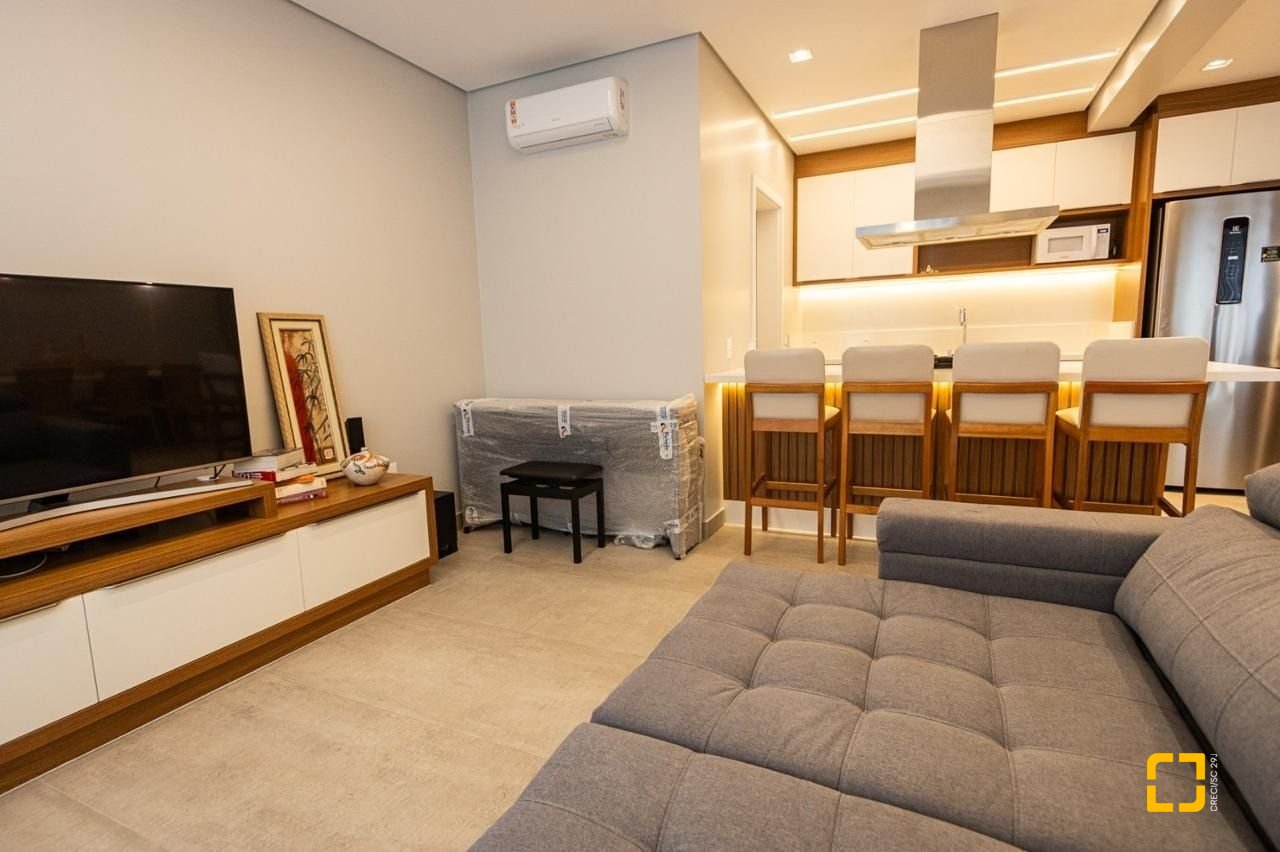 Apartamento com 151m², 6 quartos (sendo 3 suítes), 2 garagens, no bairro Cachoeira do Bom Jesus em Florianópolis