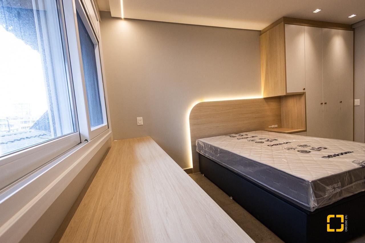 Apartamento com 151m², 6 quartos (sendo 3 suítes), 2 garagens, no bairro Cachoeira do Bom Jesus em Florianópolis