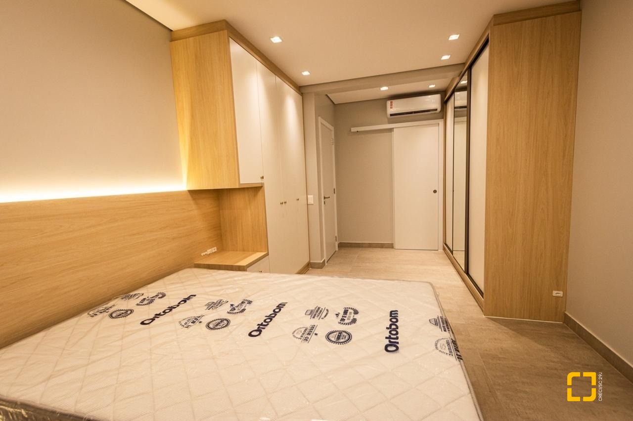 Apartamento com 151m², 6 quartos (sendo 3 suítes), 2 garagens, no bairro Cachoeira do Bom Jesus em Florianópolis