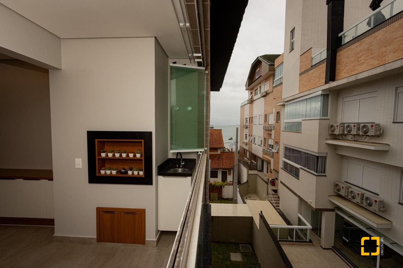 Apartamento com 151m², 6 quartos (sendo 3 suítes), 2 garagens, no bairro Cachoeira do Bom Jesus em Florianópolis