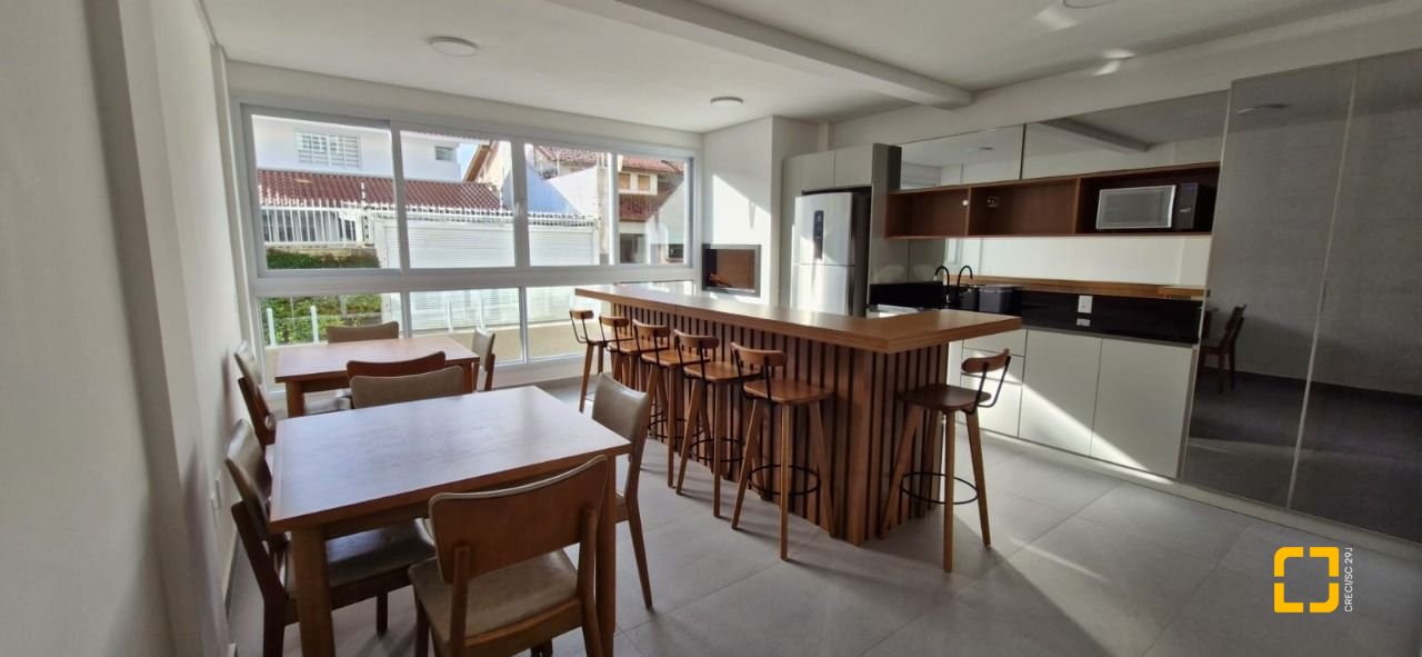 Apartamento com 151m², 6 quartos (sendo 3 suítes), 2 garagens, no bairro Cachoeira do Bom Jesus em Florianópolis