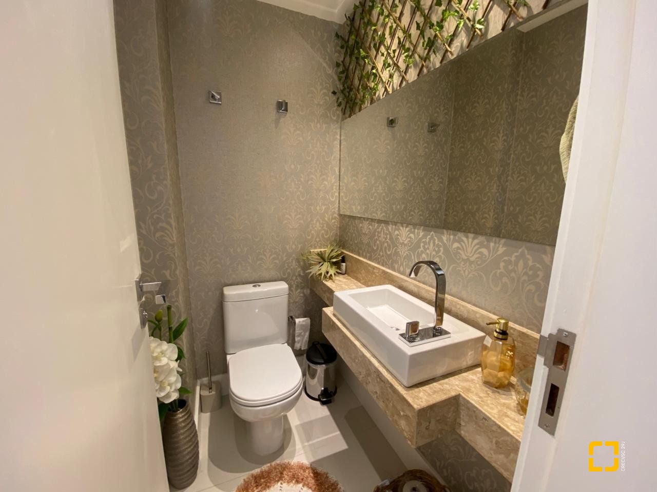 Apartamento com 101m², 4 quartos (sendo 2 suítes), 1 garagem, no bairro Centro em Florianópolis