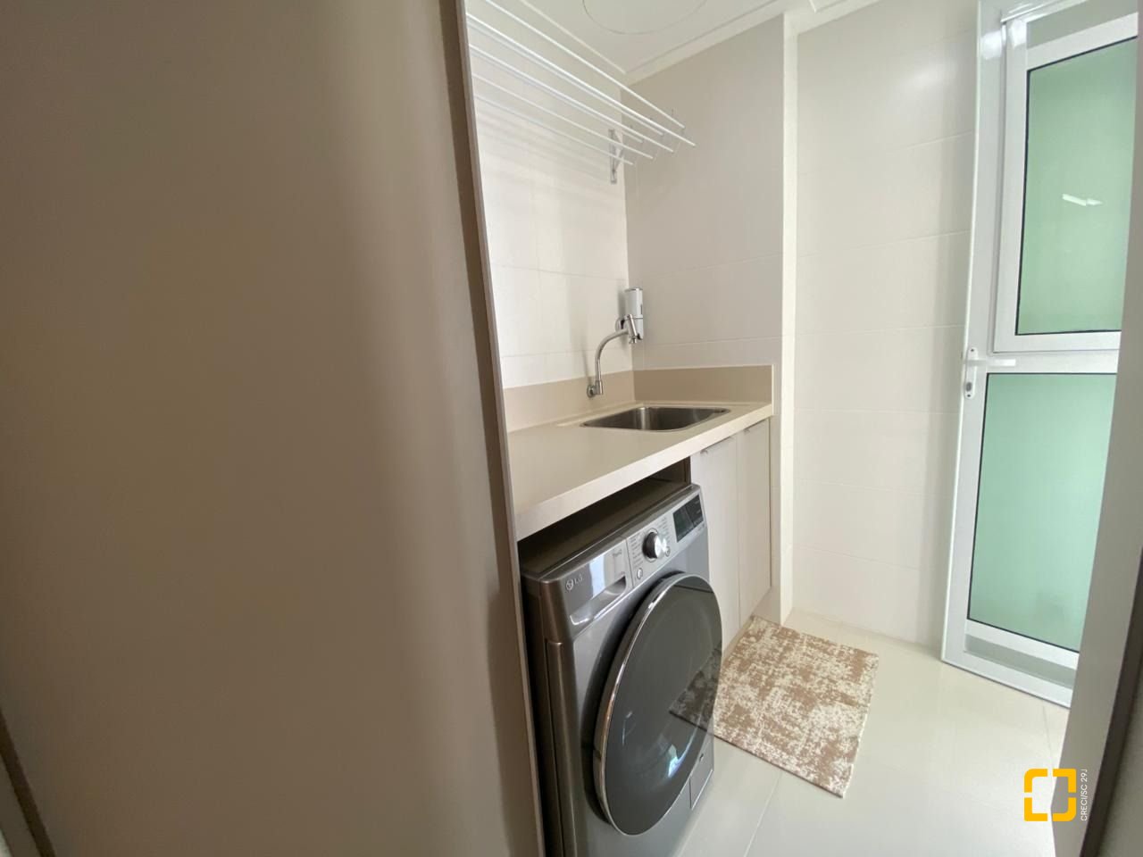 Apartamento com 101m², 4 quartos (sendo 2 suítes), 1 garagem, no bairro Centro em Florianópolis