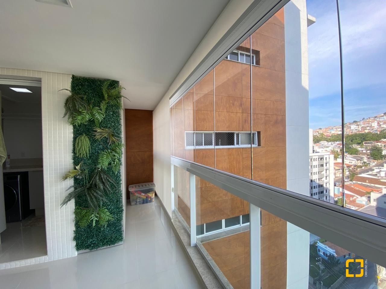 Apartamento com 101m², 4 quartos (sendo 2 suítes), 1 garagem, no bairro Centro em Florianópolis