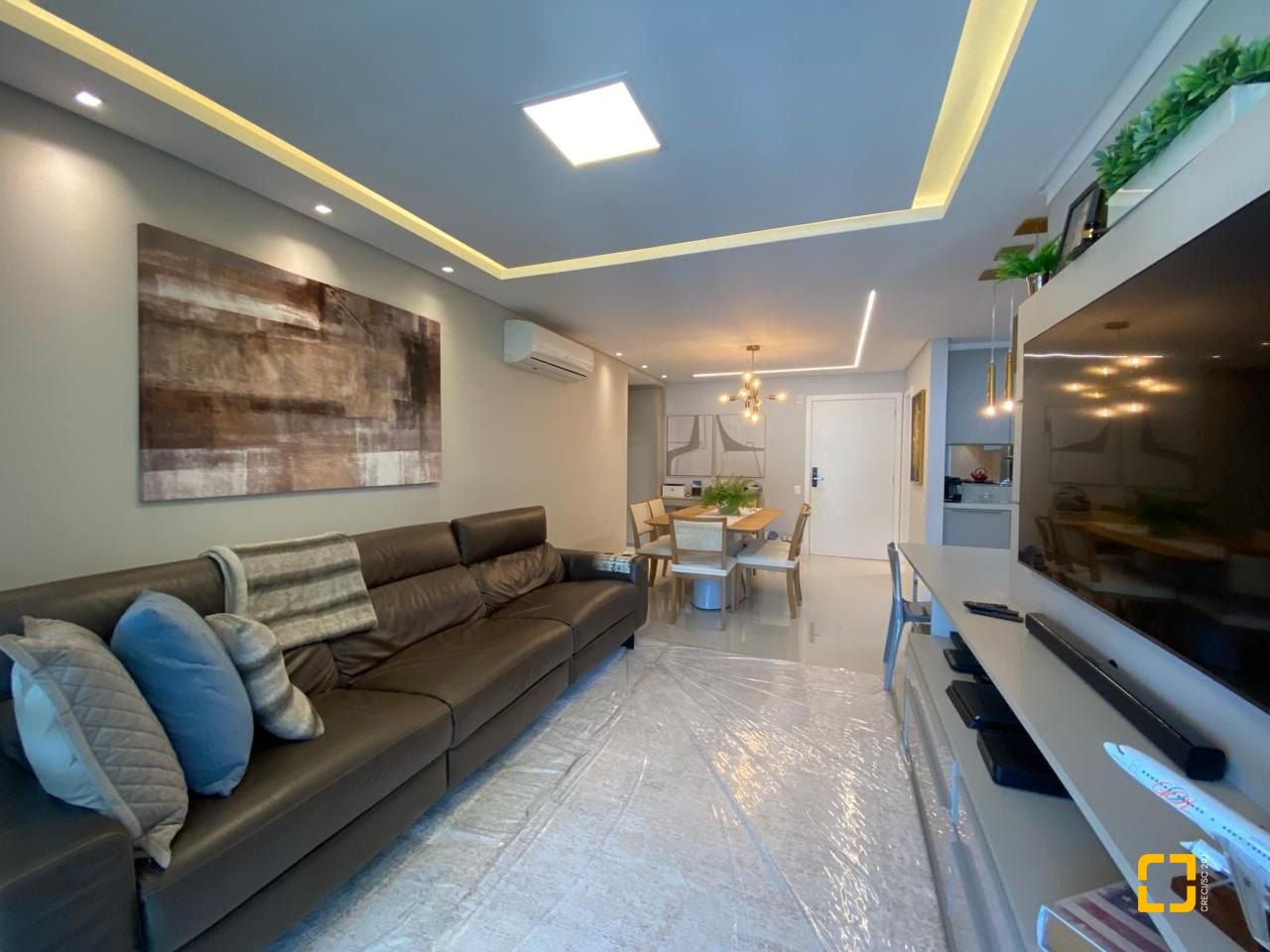 Apartamento com 101m², 4 quartos (sendo 2 suítes), 1 garagem, no bairro Centro em Florianópolis