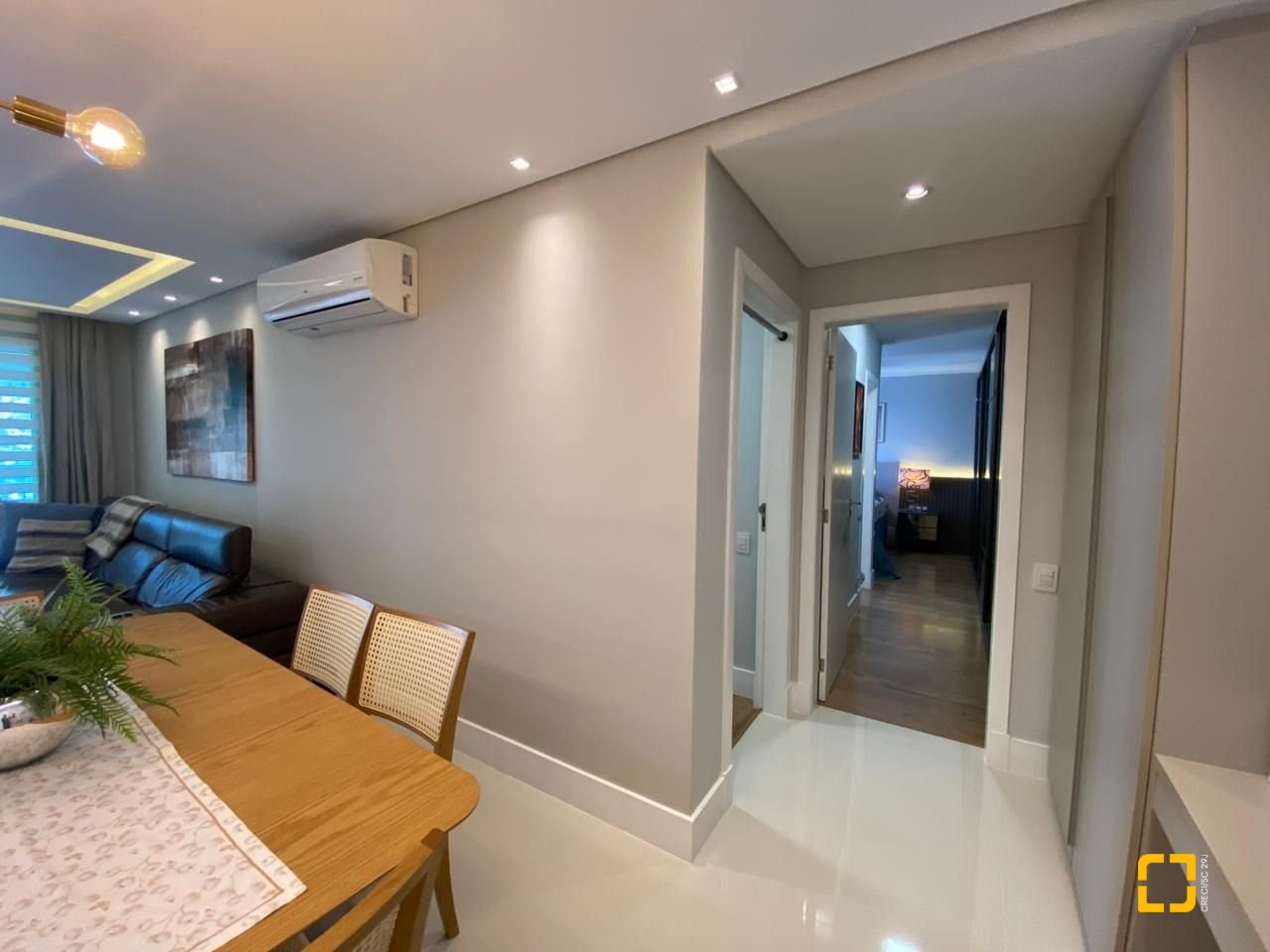 Apartamento com 101m², 4 quartos (sendo 2 suítes), 1 garagem, no bairro Centro em Florianópolis