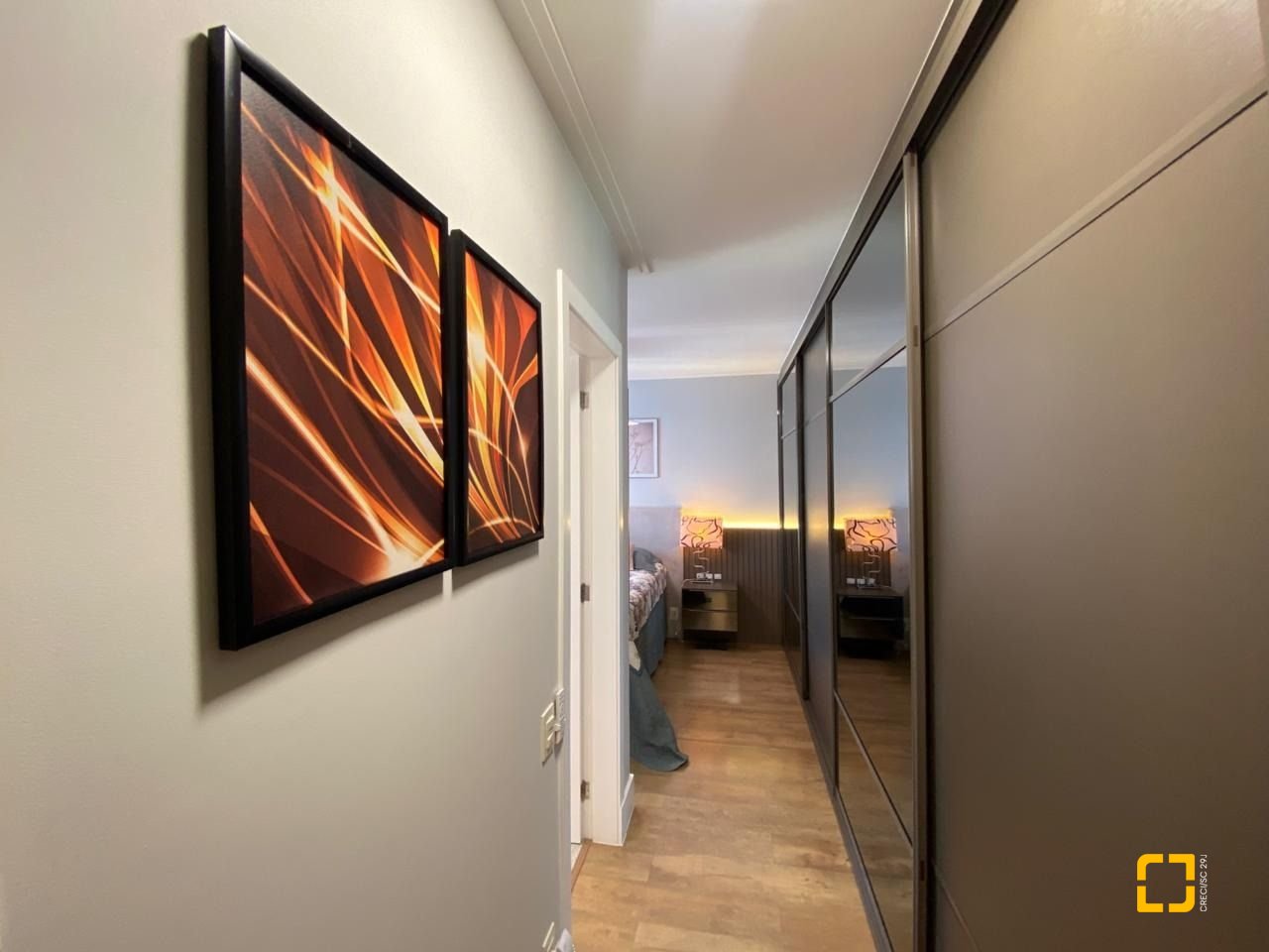 Apartamento com 101m², 4 quartos (sendo 2 suítes), 1 garagem, no bairro Centro em Florianópolis