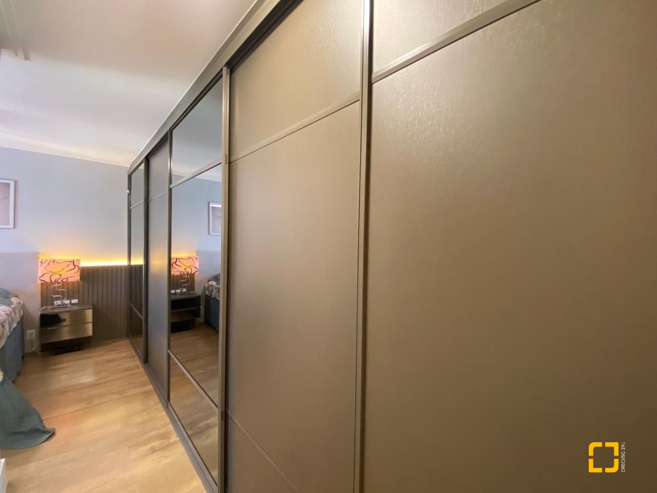 Apartamento com 101m², 4 quartos (sendo 2 suítes), 1 garagem, no bairro Centro em Florianópolis