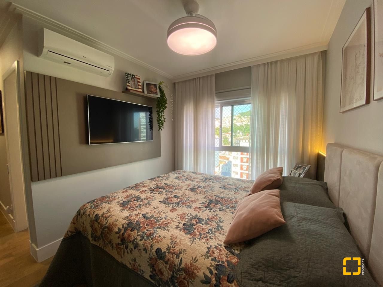 Apartamento com 101m², 4 quartos (sendo 2 suítes), 1 garagem, no bairro Centro em Florianópolis