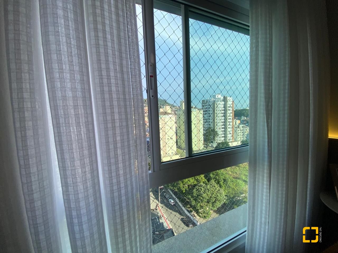 Apartamento com 101m², 4 quartos (sendo 2 suítes), 1 garagem, no bairro Centro em Florianópolis