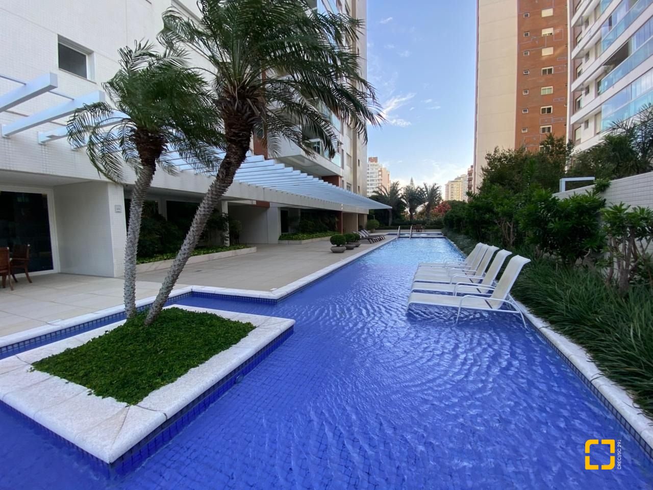 Apartamento com 101m², 4 quartos (sendo 2 suítes), 1 garagem, no bairro Centro em Florianópolis