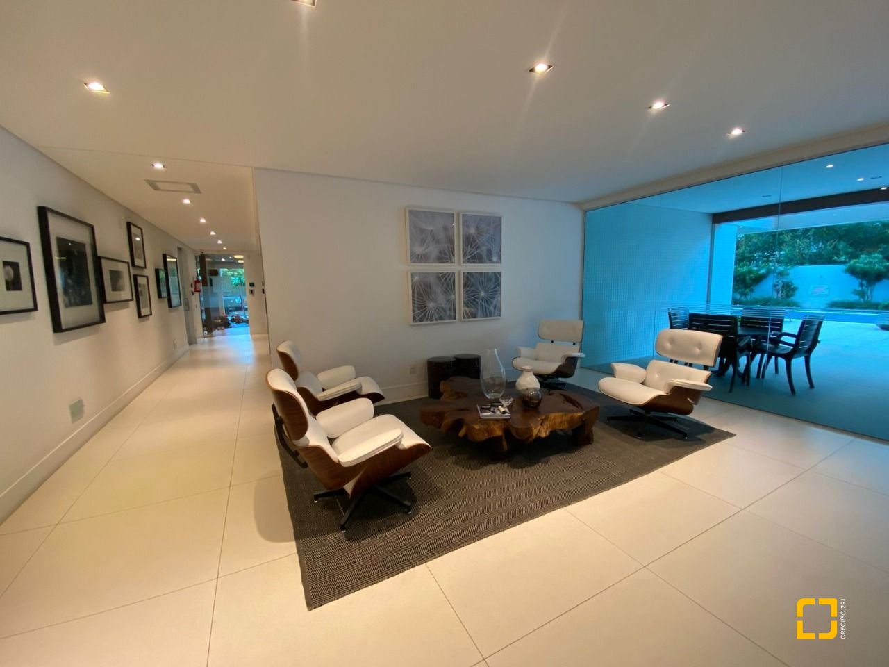Apartamento com 101m², 4 quartos (sendo 2 suítes), 1 garagem, no bairro Centro em Florianópolis