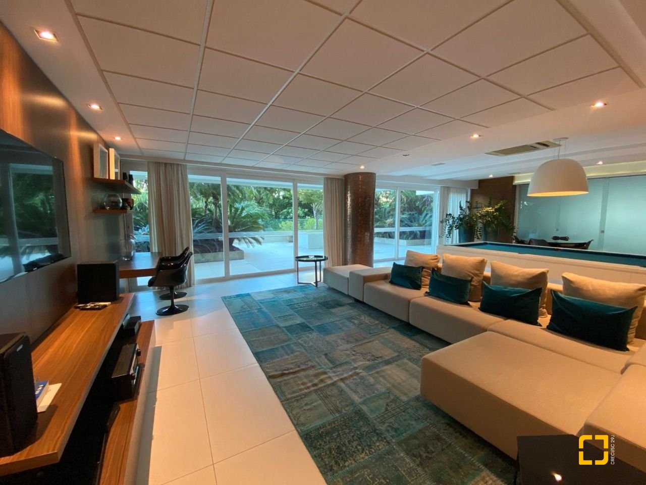 Apartamento com 101m², 4 quartos (sendo 2 suítes), 1 garagem, no bairro Centro em Florianópolis