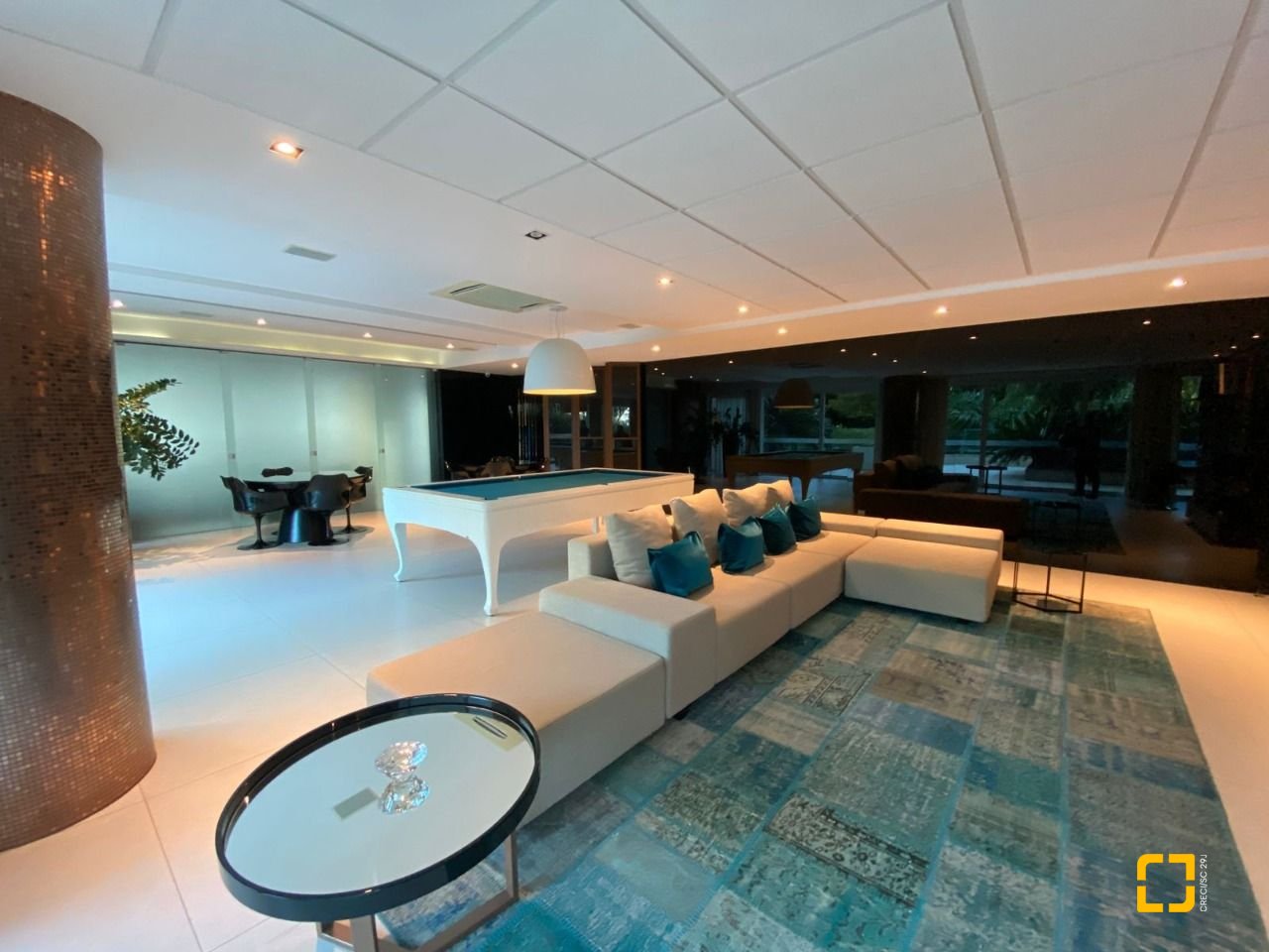 Apartamento com 101m², 4 quartos (sendo 2 suítes), 1 garagem, no bairro Centro em Florianópolis