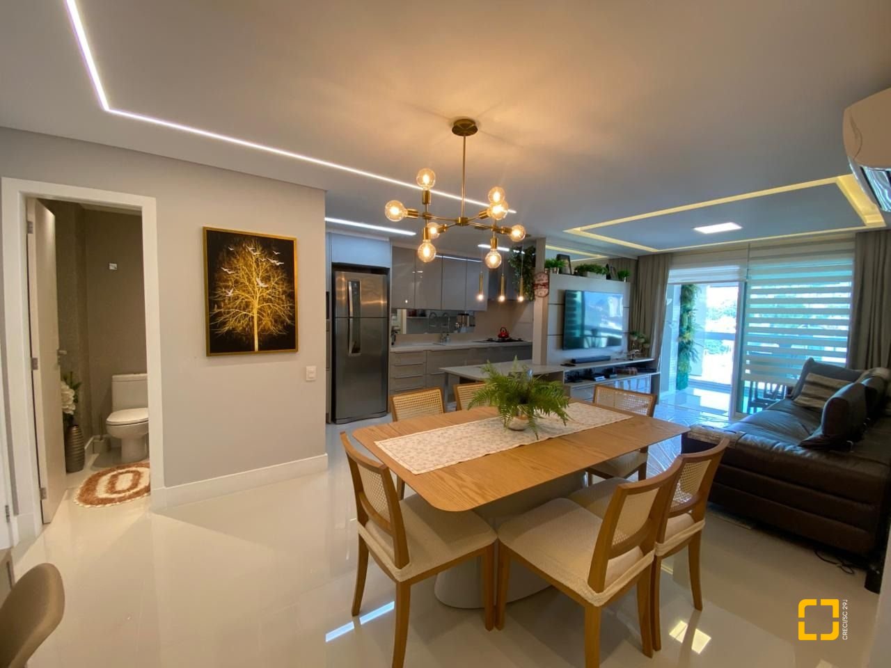 Apartamento com 101m², 4 quartos (sendo 2 suítes), 1 garagem, no bairro Centro em Florianópolis