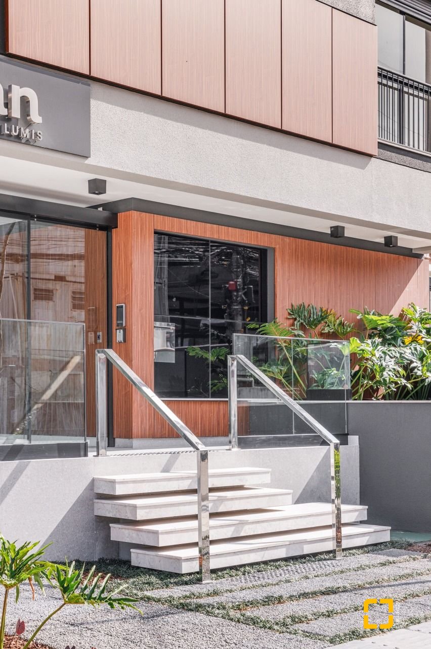 Apartamento com 80m², 4 quartos (sendo 2 suítes), 1 garagem, no bairro Centro em Florianópolis