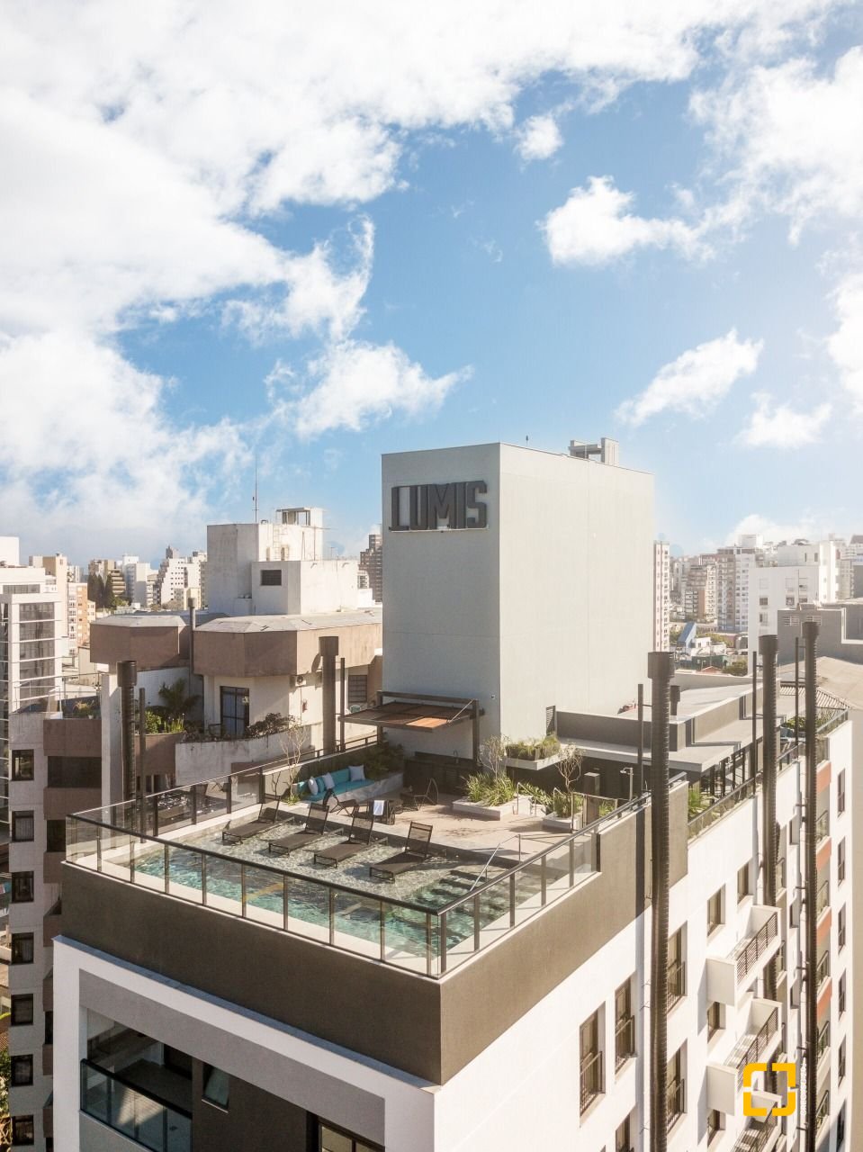 Apartamento com 80m², 4 quartos (sendo 2 suítes), 1 garagem, no bairro Centro em Florianópolis