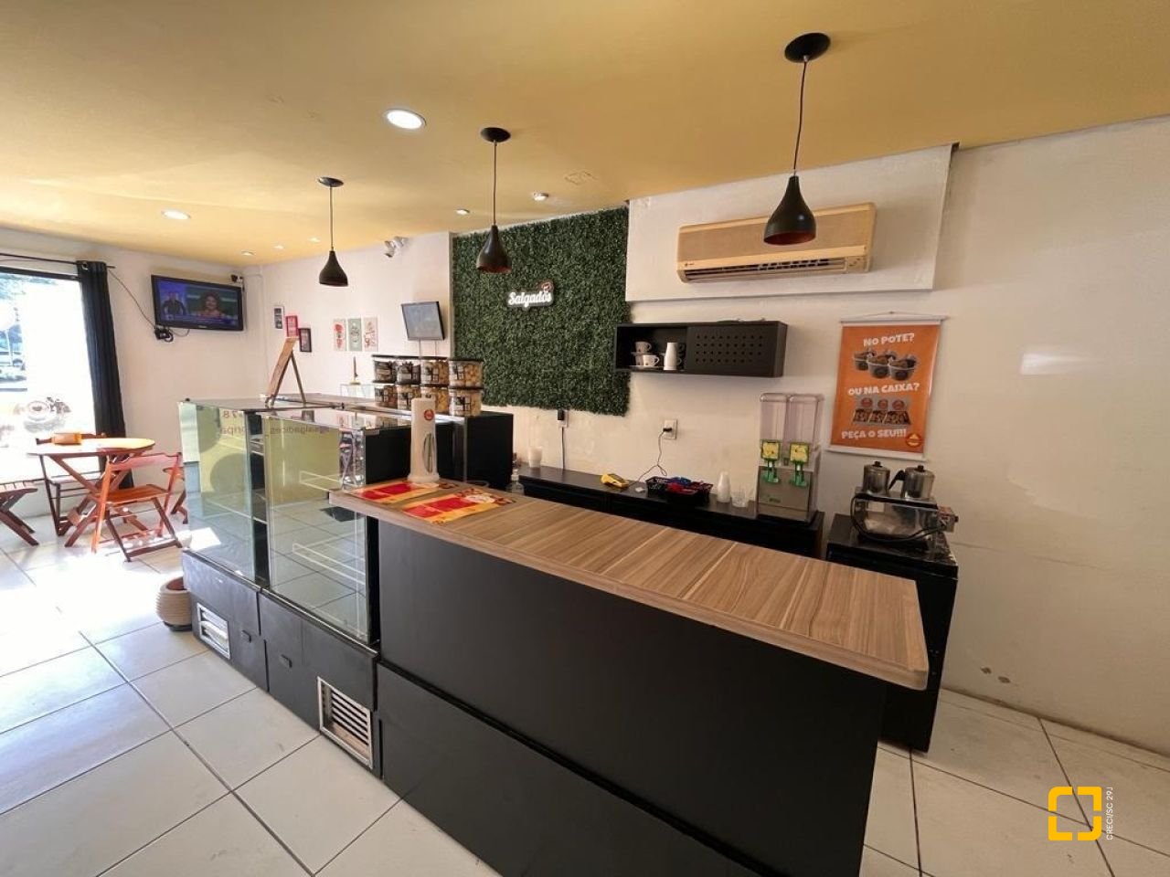 Loja com 56m², no bairro Kobrasol em São José