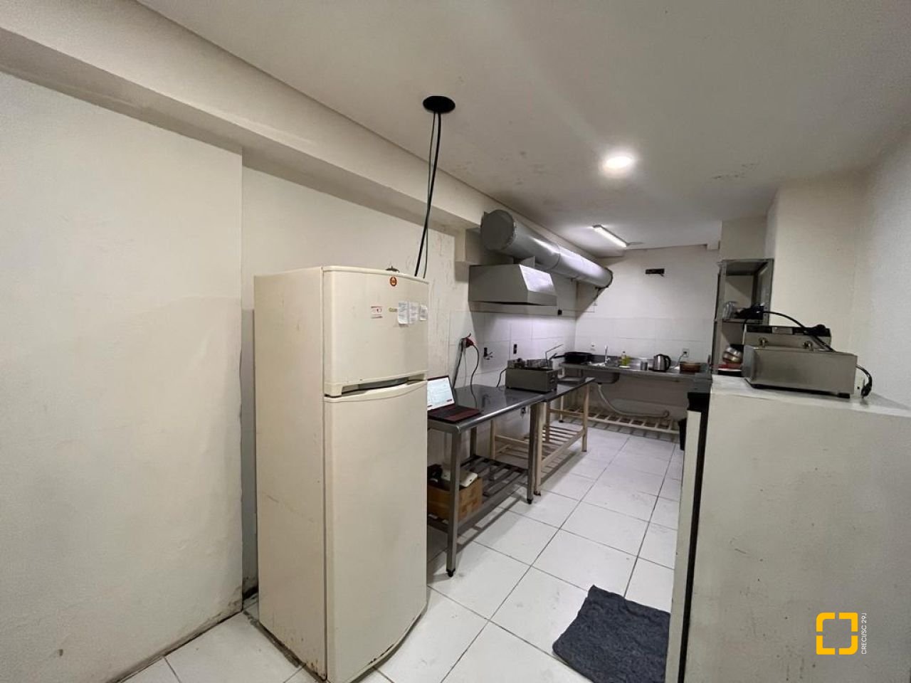 Loja com 56m², no bairro Kobrasol em São José
