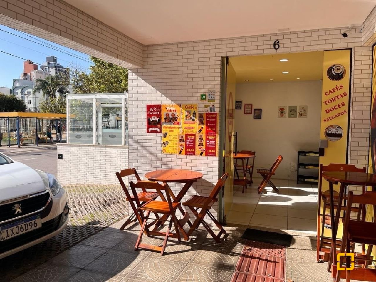Loja com 56m², no bairro Kobrasol em São José