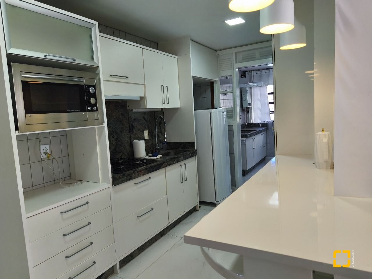 Apartamento com 120m², 4 quartos (sendo 1 suíte), 2 garagens, no bairro Centro em Florianópolis