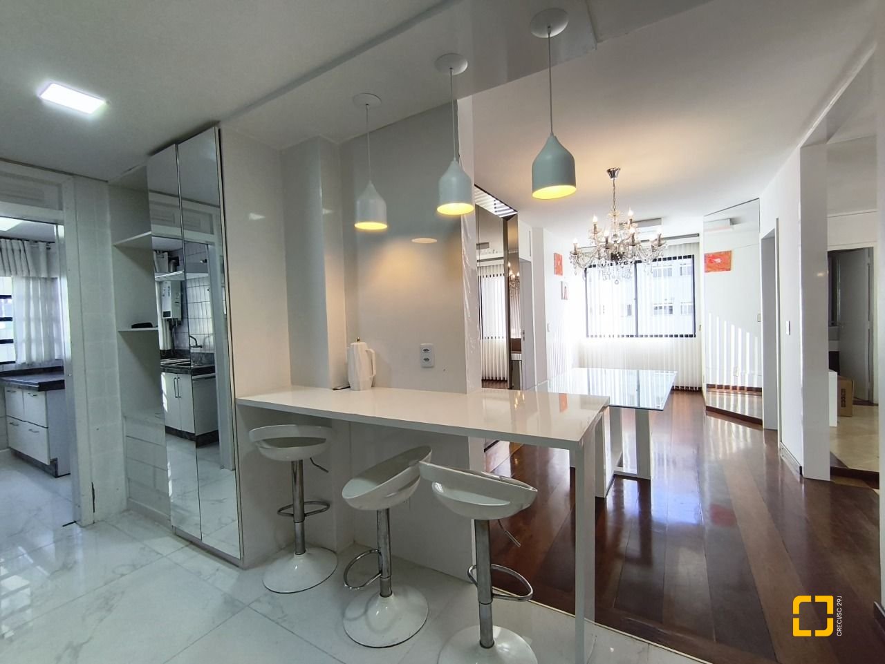 Apartamento com 120m², 4 quartos (sendo 1 suíte), 2 garagens, no bairro Centro em Florianópolis