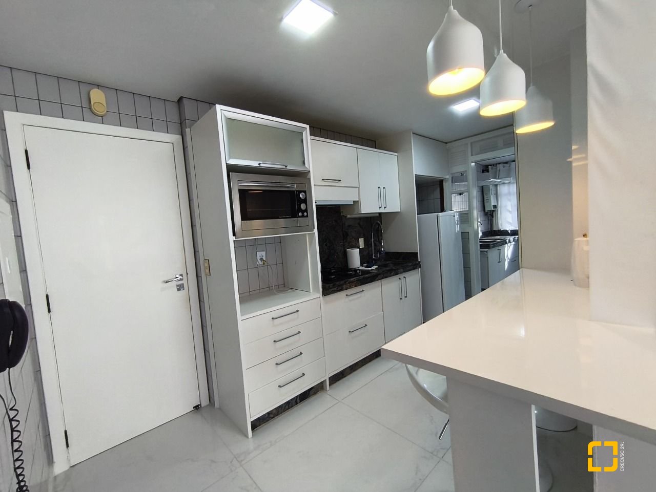 Apartamento com 120m², 4 quartos (sendo 1 suíte), 2 garagens, no bairro Centro em Florianópolis
