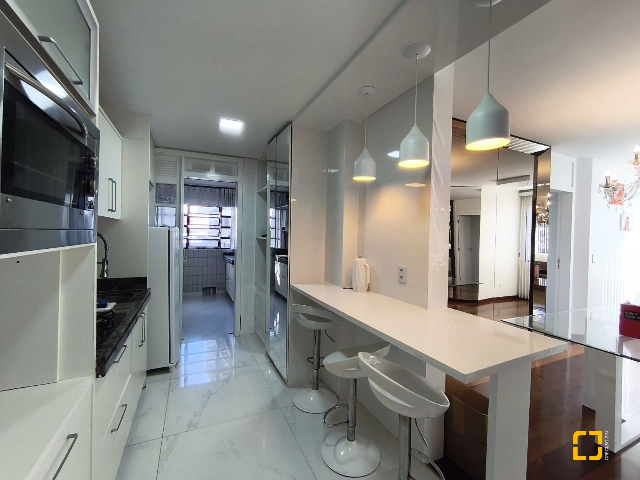 Apartamento com 120m², 4 quartos (sendo 1 suíte), 2 garagens, no bairro Centro em Florianópolis