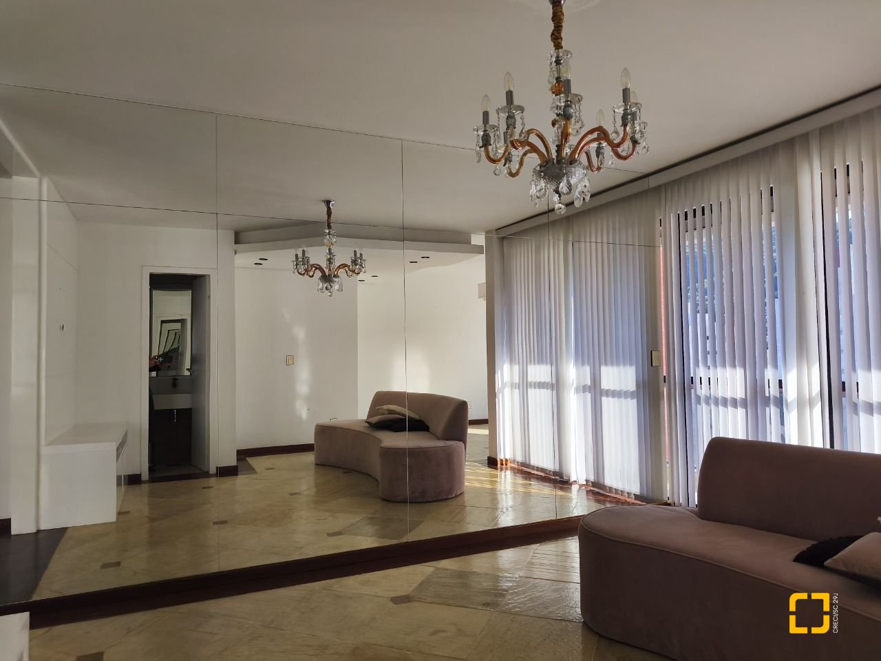 Apartamento com 120m², 4 quartos (sendo 1 suíte), 2 garagens, no bairro Centro em Florianópolis