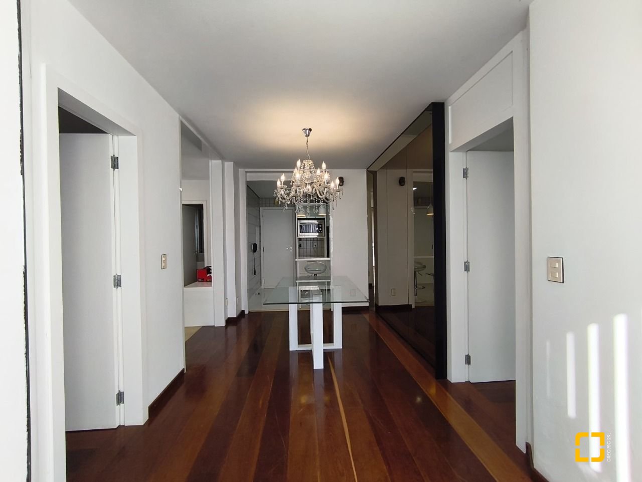 Apartamento com 120m², 4 quartos (sendo 1 suíte), 2 garagens, no bairro Centro em Florianópolis