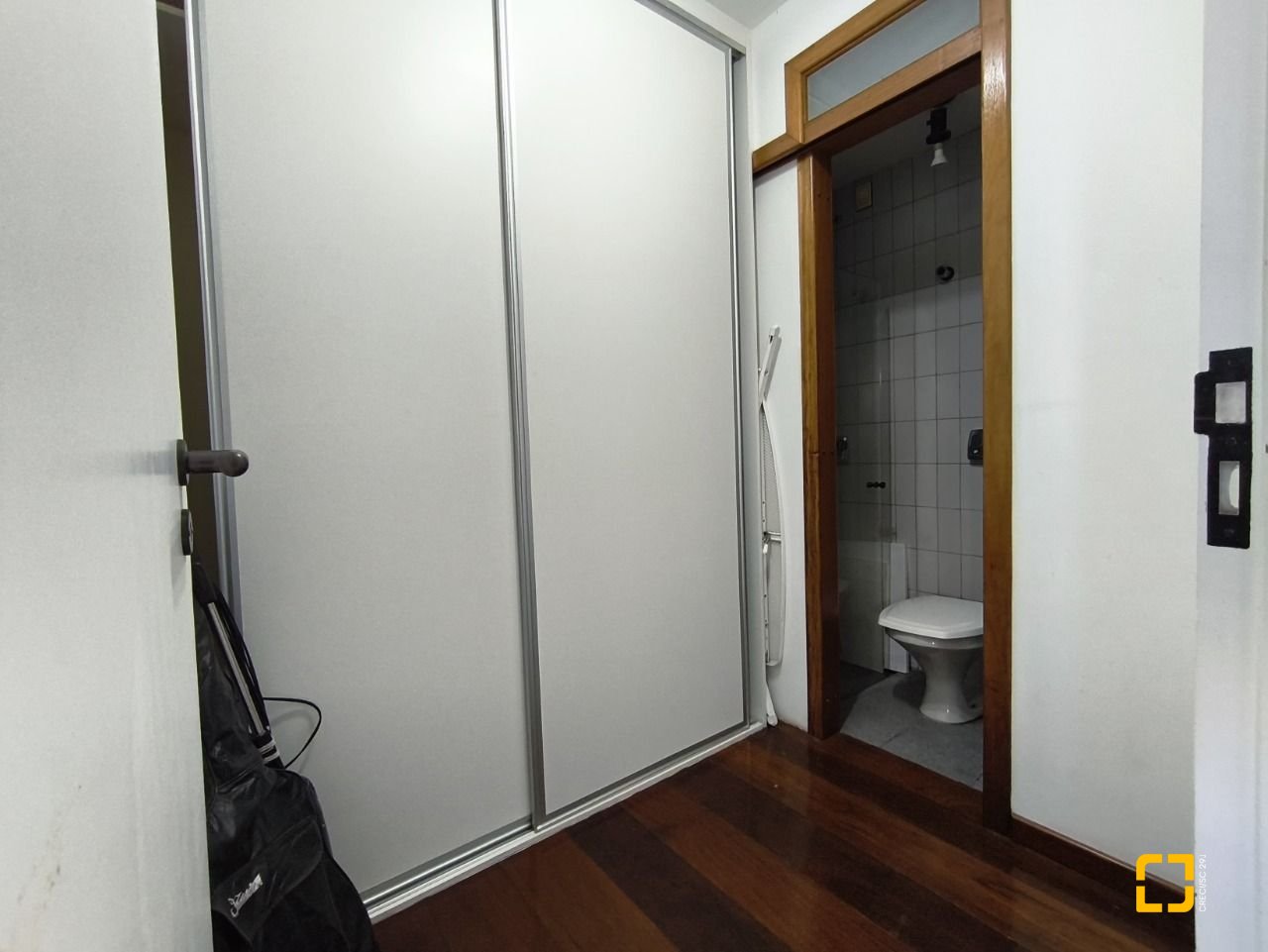 Apartamento com 120m², 4 quartos (sendo 1 suíte), 2 garagens, no bairro Centro em Florianópolis