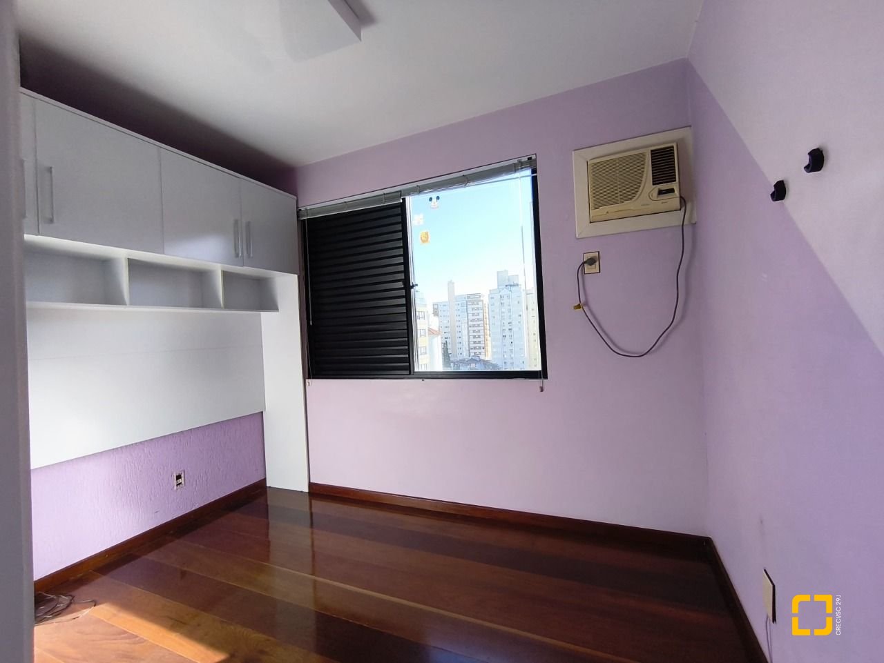 Apartamento com 120m², 4 quartos (sendo 1 suíte), 2 garagens, no bairro Centro em Florianópolis