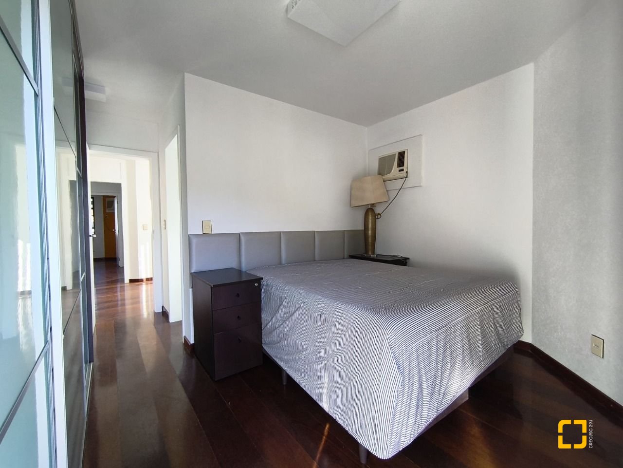 Apartamento com 120m², 4 quartos (sendo 1 suíte), 2 garagens, no bairro Centro em Florianópolis