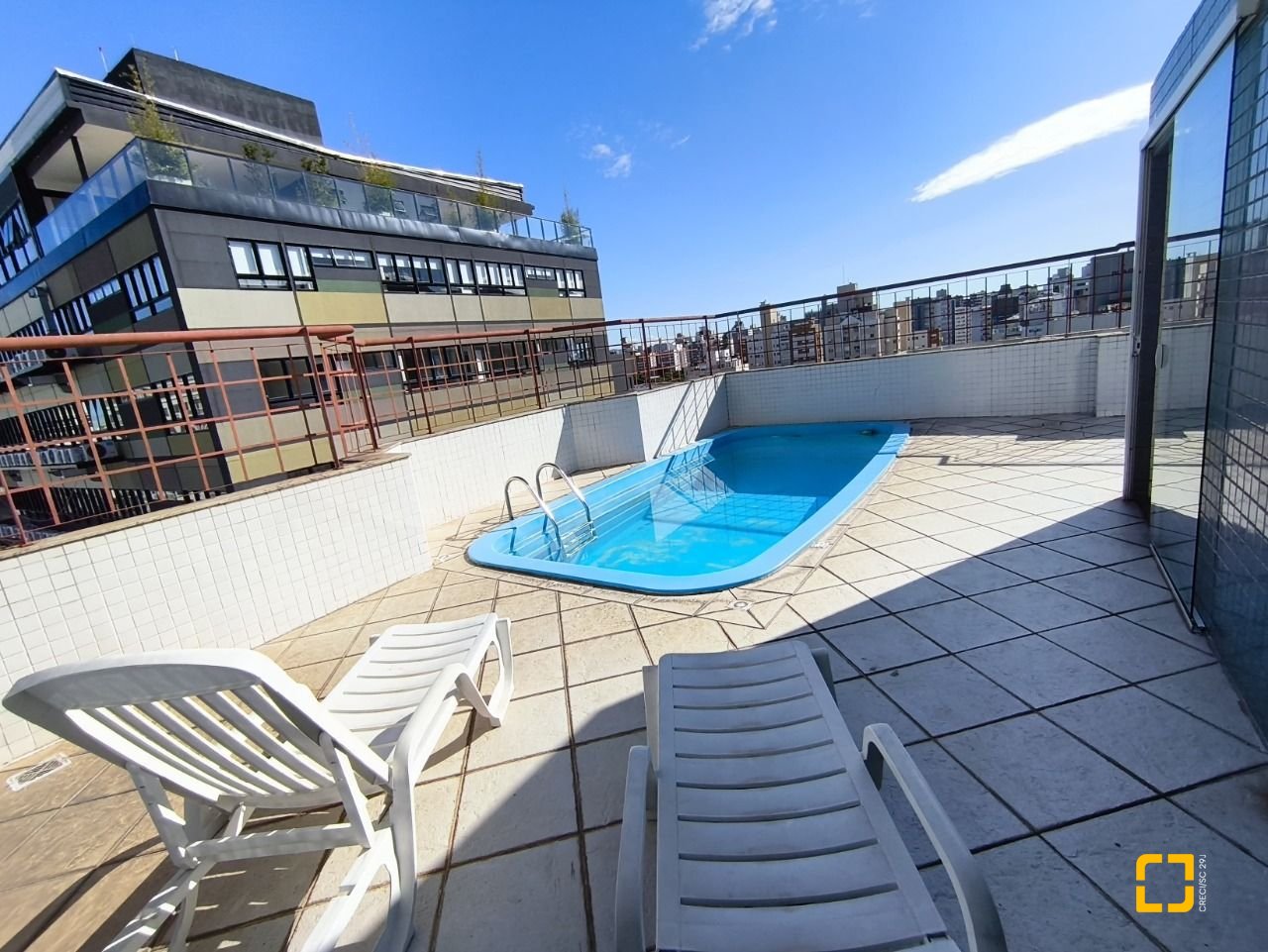 Apartamento com 120m², 4 quartos (sendo 1 suíte), 2 garagens, no bairro Centro em Florianópolis