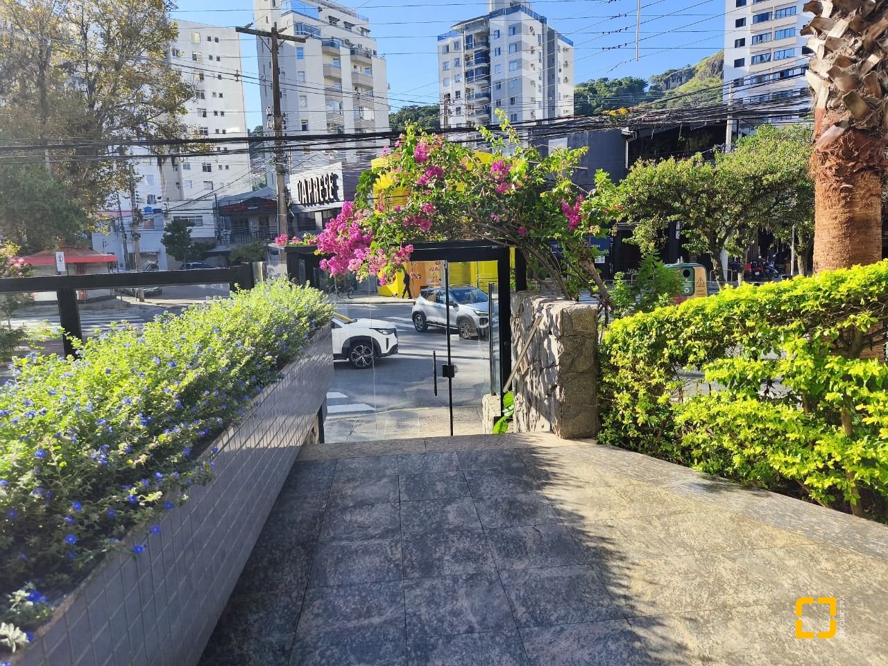 Apartamento com 120m², 4 quartos (sendo 1 suíte), 2 garagens, no bairro Centro em Florianópolis