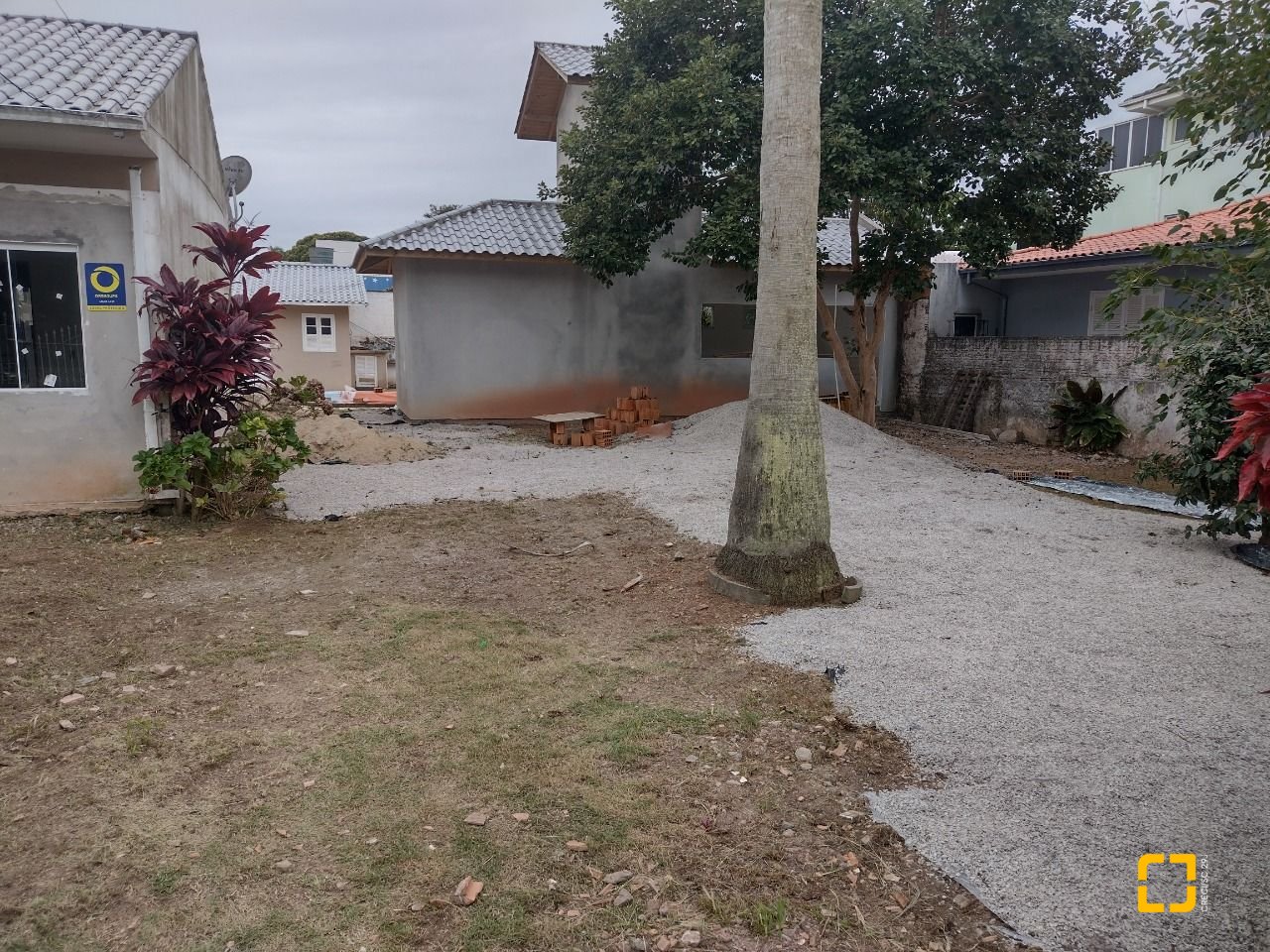 Terreno com 825m², no bairro Balneário em Florianópolis
