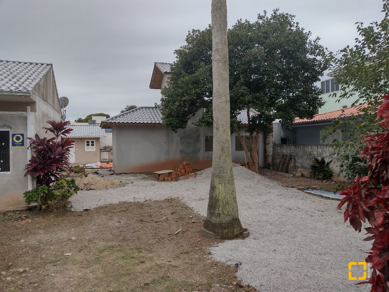 Terreno com 825m², no bairro Balneário em Florianópolis