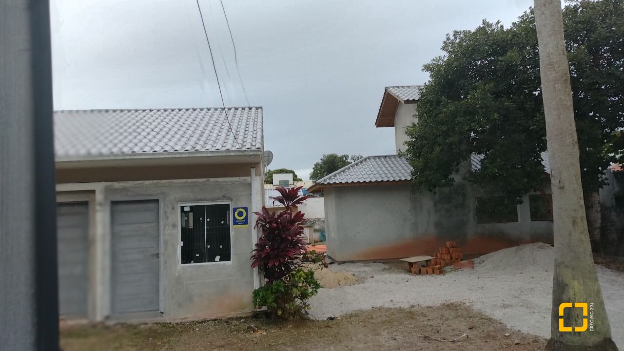 Terreno com 825m², no bairro Balneário em Florianópolis